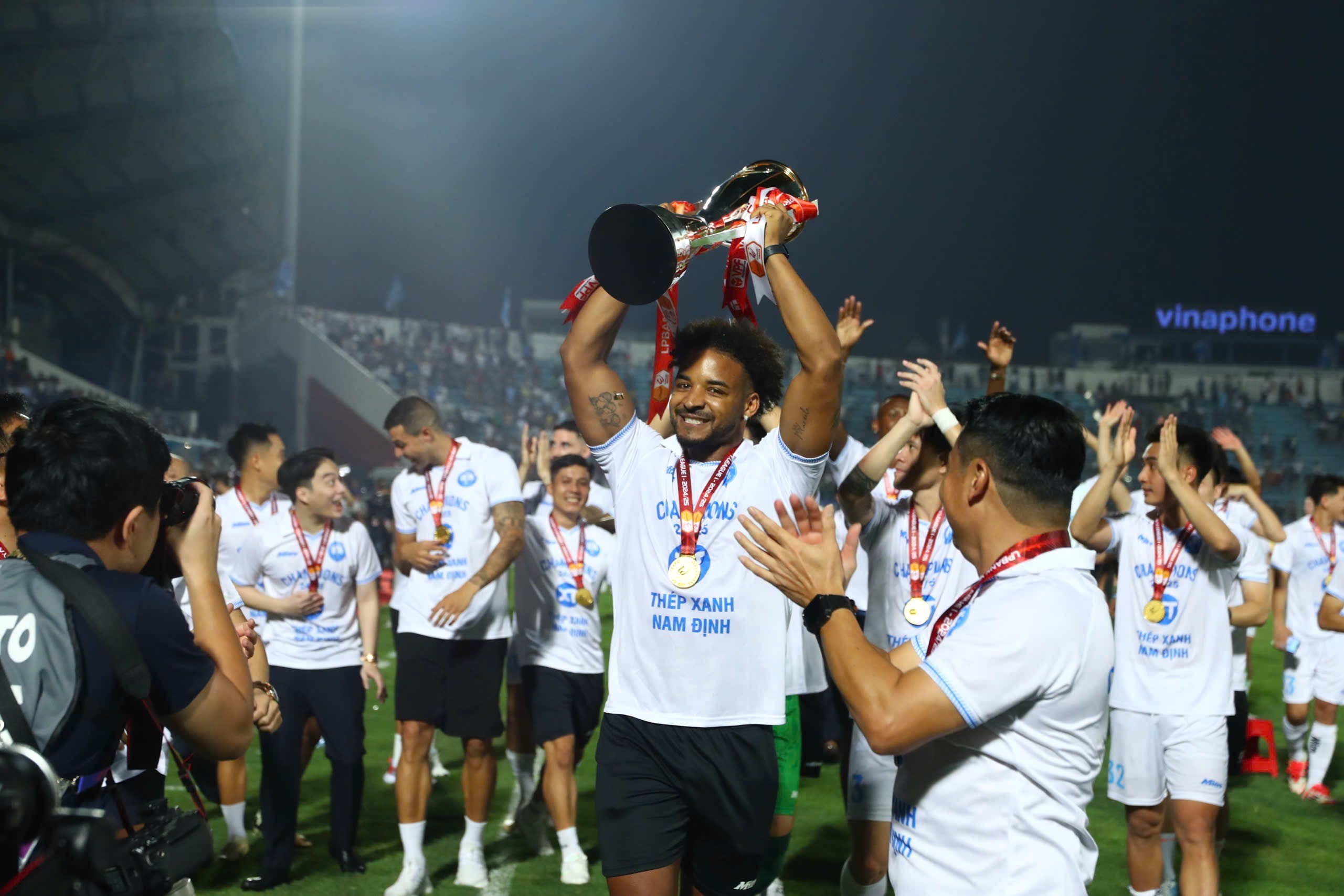 CLB Nam Định phủ nhận thông tin đổi tên đội bóng