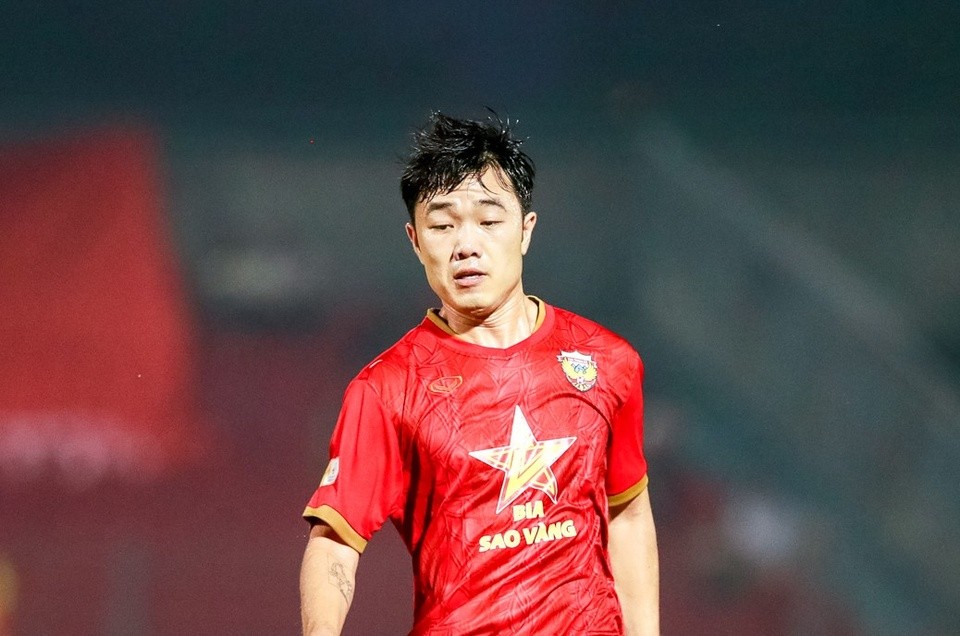 Lương Xuân Trường nghẹn ngào chia tay CLB Hà Tĩnh