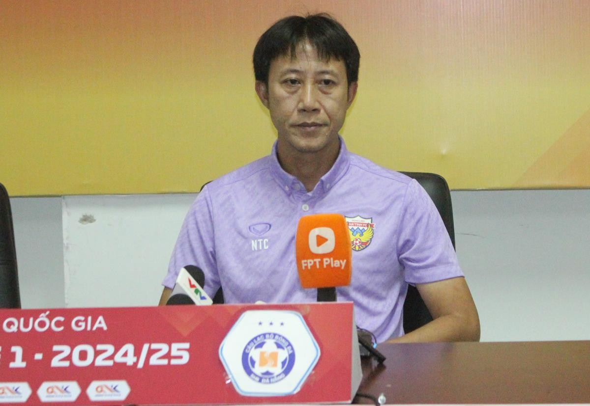 HLV Nguyễn Thành Công chia tay Hà Tĩnh sau mùa giải kỳ tích