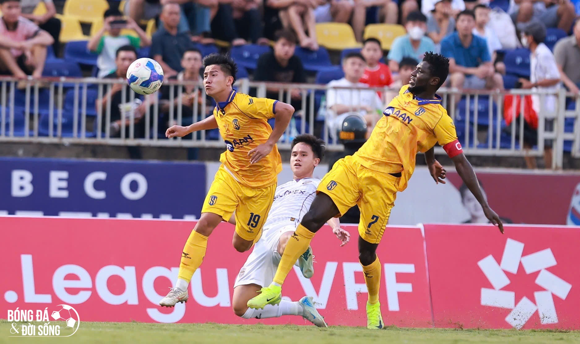 Ngoại binh toả sáng, Sông Lam Nghệ An vào chung kết Cúp QG