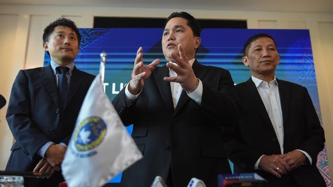 Bị FIFA nhắc nhở, Chủ tịch LĐBĐ Indonesia buộc phải rời ghế nóng