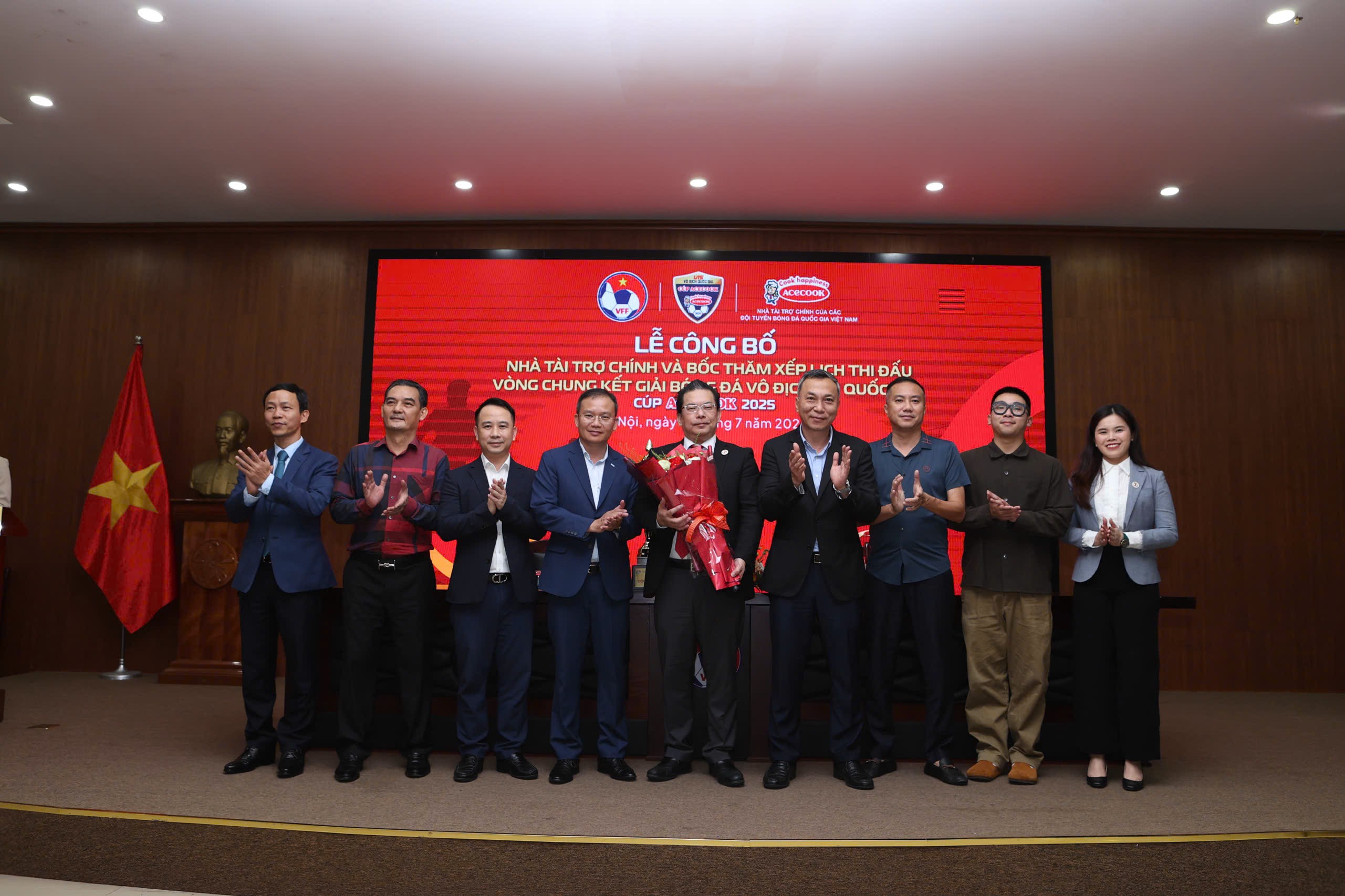Tập đoàn Acecook khẳng định niềm tin vào bóng đá trẻ Việt Nam