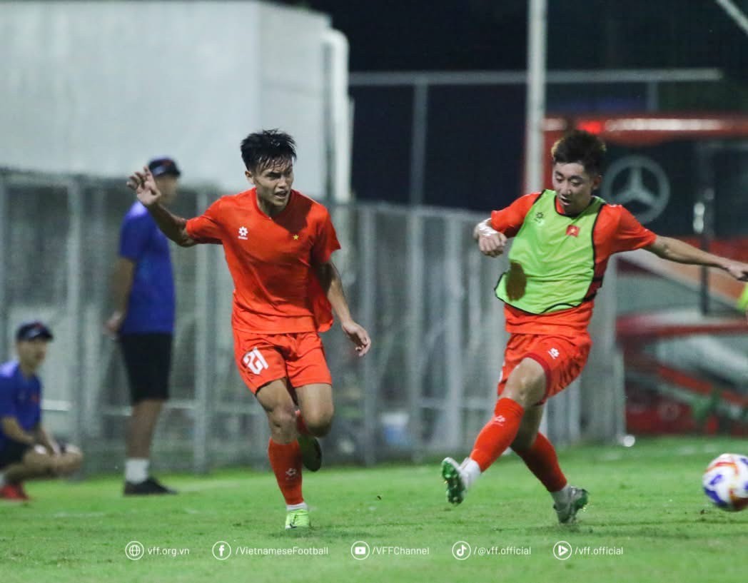 Sao trẻ U23 Việt Nam tiết lộ cách HLV Kim Sang-sik “đọc vị” Indonesia