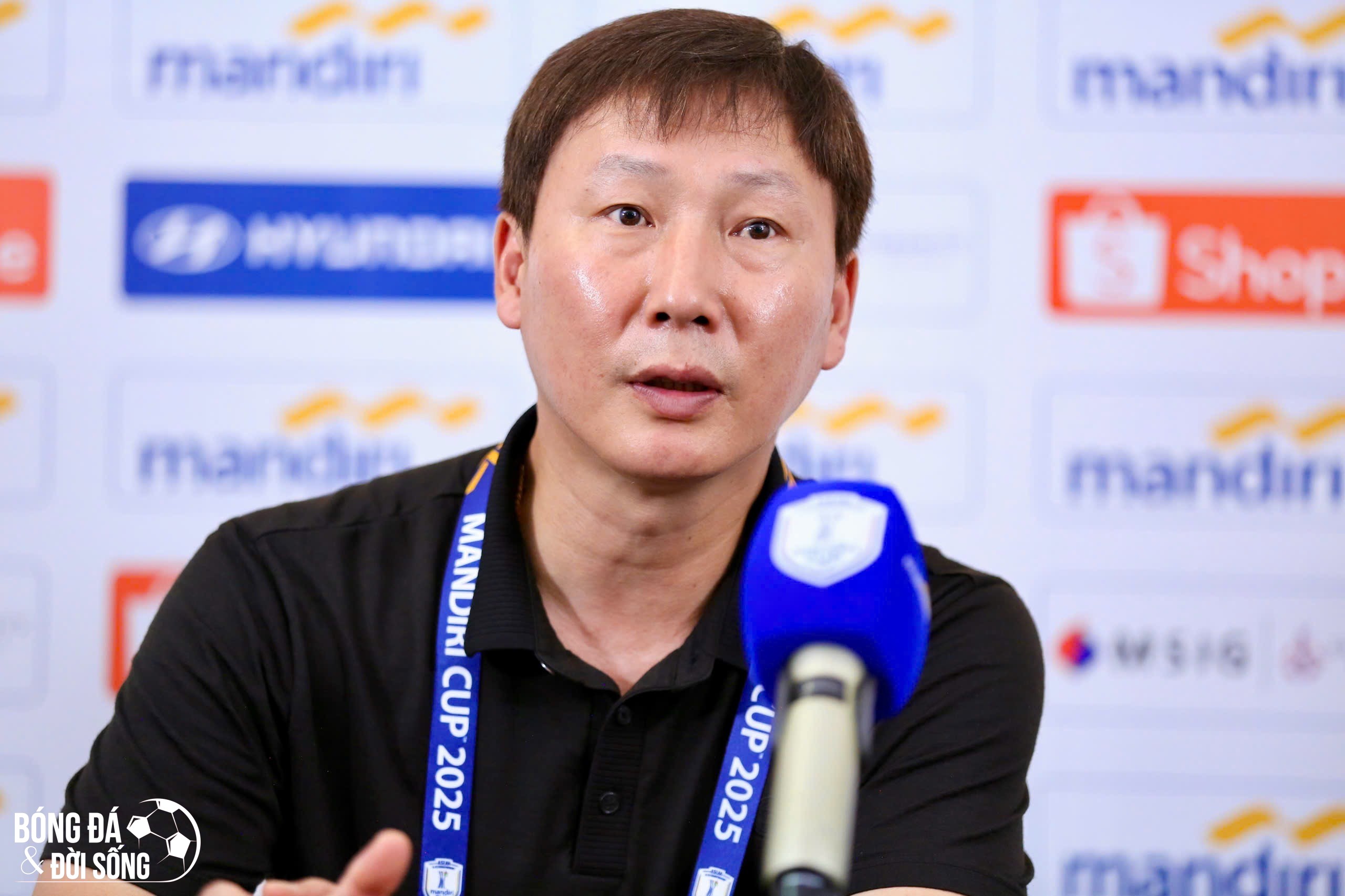 Hàng công chưa nổ súng, HLV Kim Sang Sik phản ứng bất ngờ