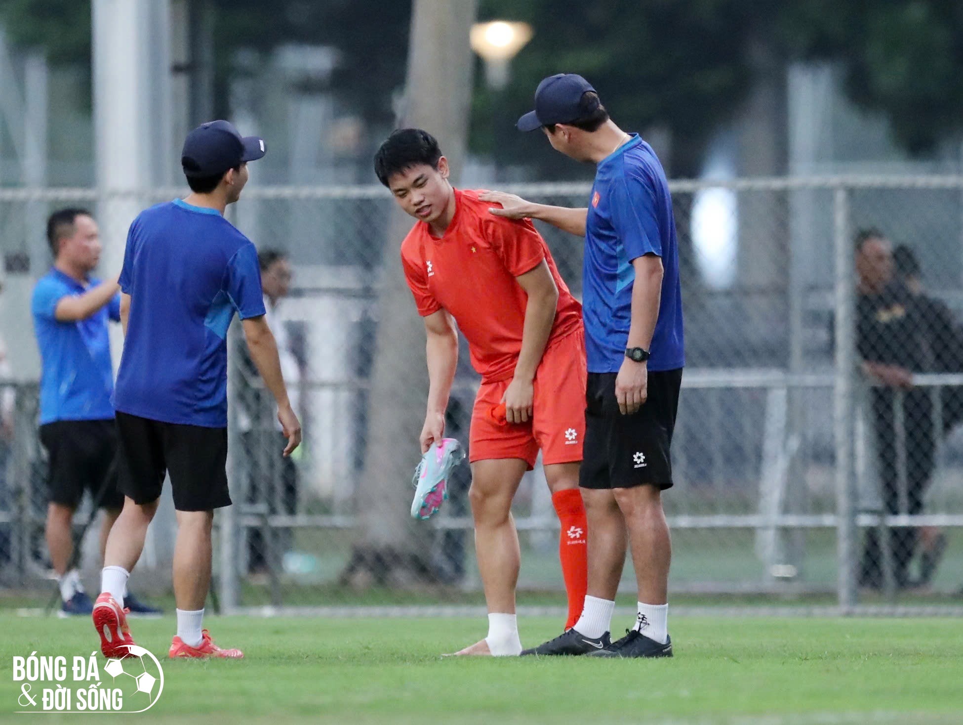 Đình Bắc chấn thương, HLV Kim Sang-sik thêm nỗi lo hàng công