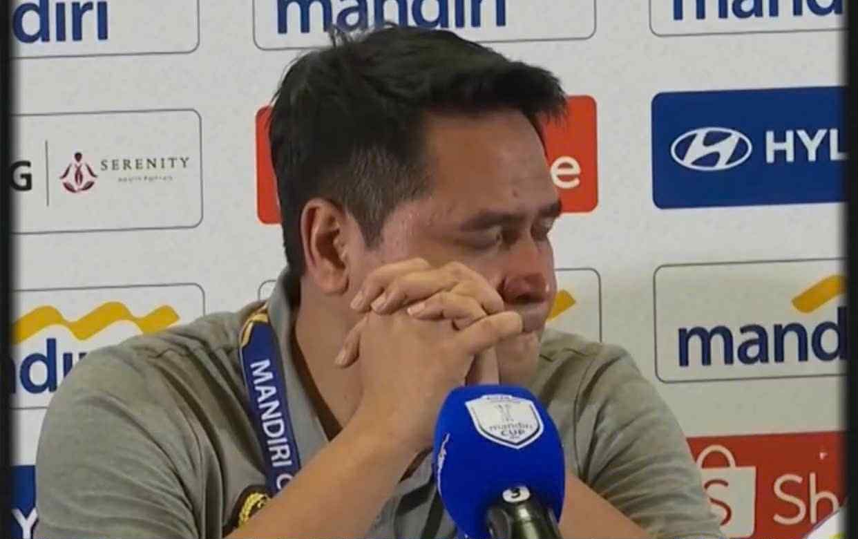 HLV U23 Malaysia bật khóc khi bị loại cay đắng tại giải Đông Nam Á