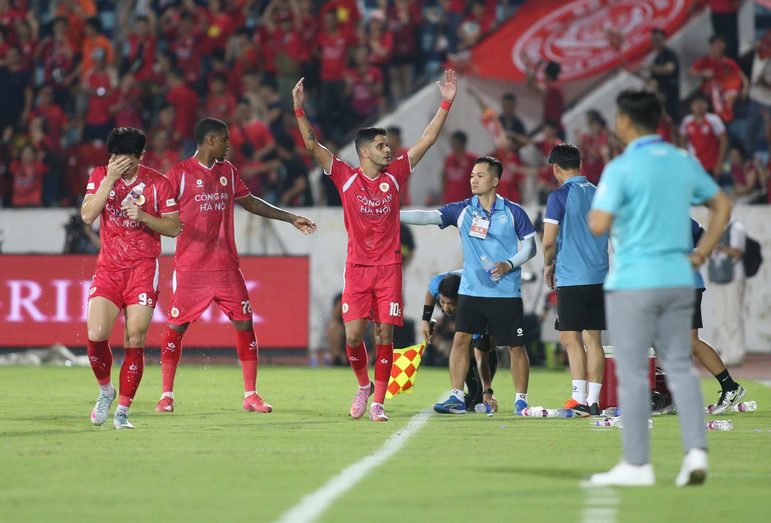 Thắng nghẹt thở Nam Định, Công an Hà Nội giành Siêu Cúp Quốc gia 2025