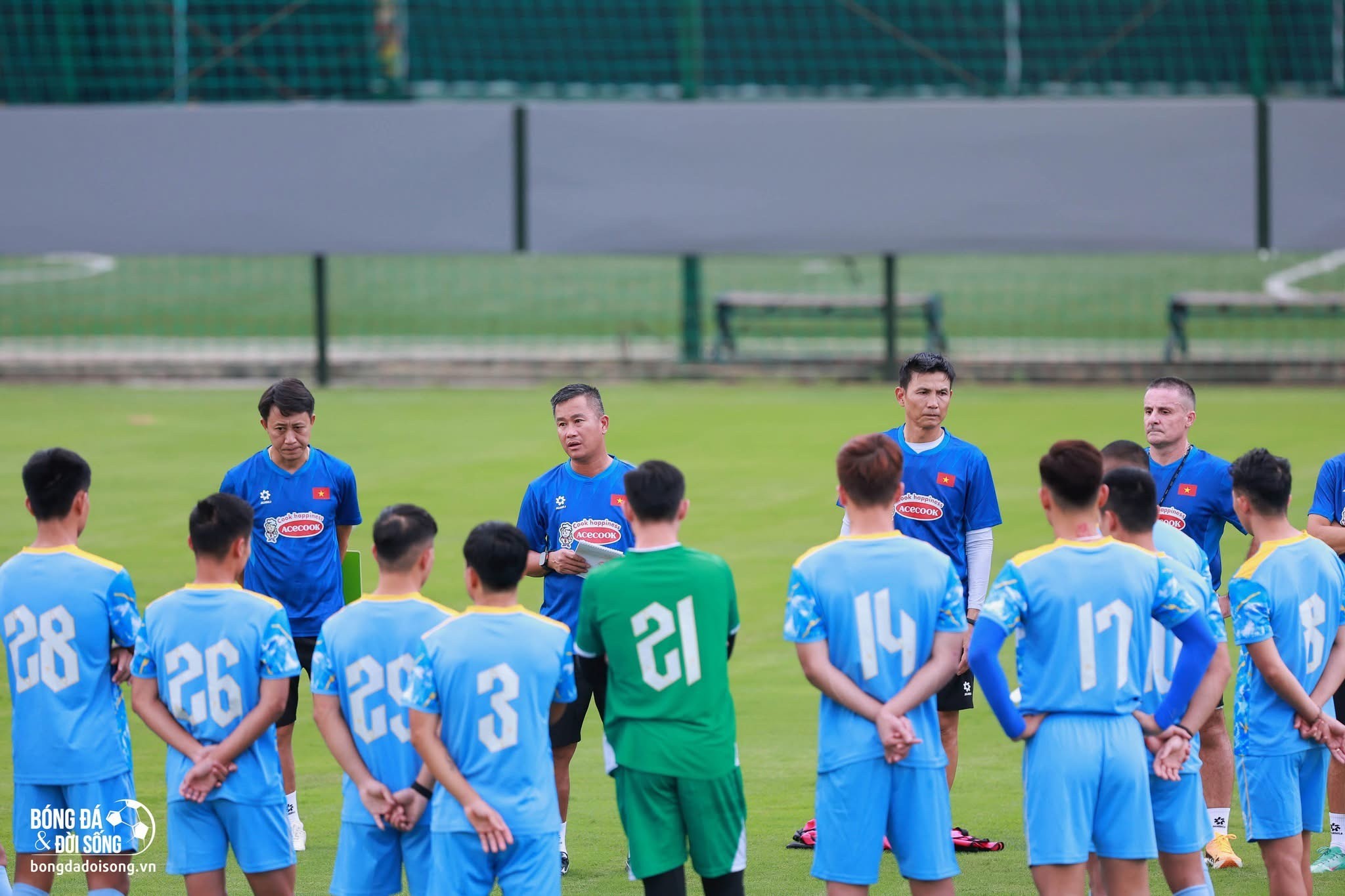 Tuyển Việt Nam liên tục gặp khó trong đợt hội quân tháng 9