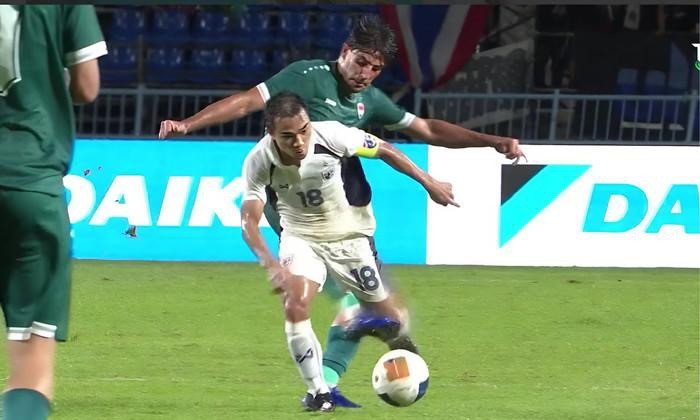 Chanathip phẫn nộ sau pha vào bóng thô bạo của cầu thủ Iraq