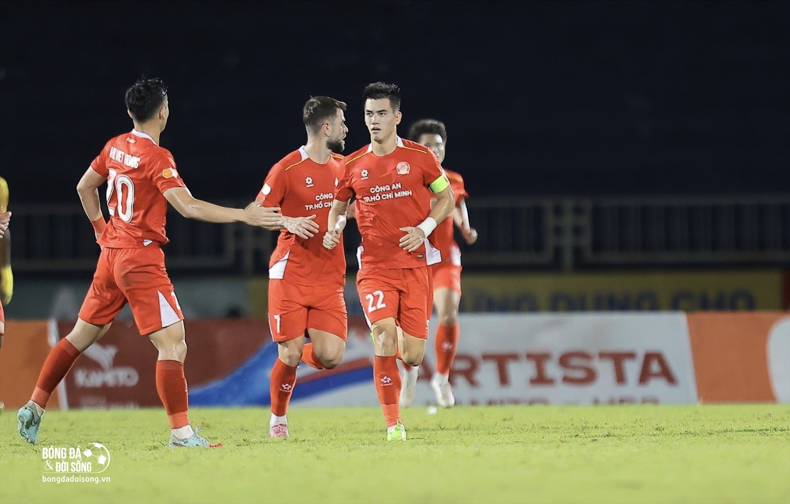 Kết quả V-League: Tiến Linh toả sáng, Công an TPHCM ngược dòng đánh bại SLNA