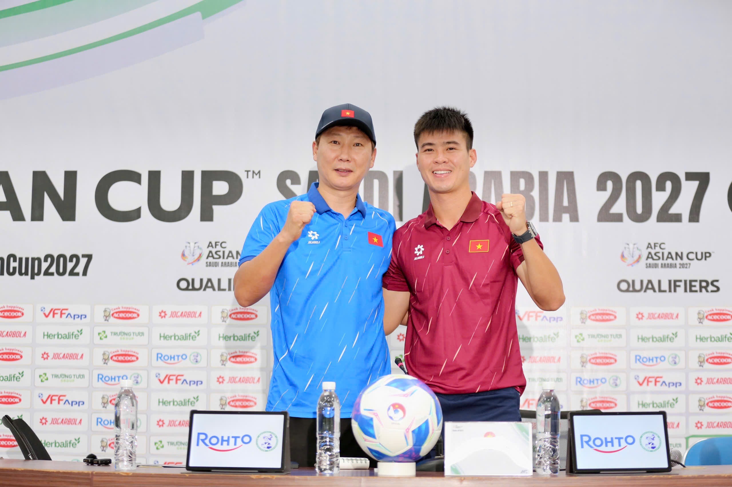 Trung vệ Duy Mạnh quyết tâm cùng tuyển Việt Nam giành trọn 3 điểm trước Nepal