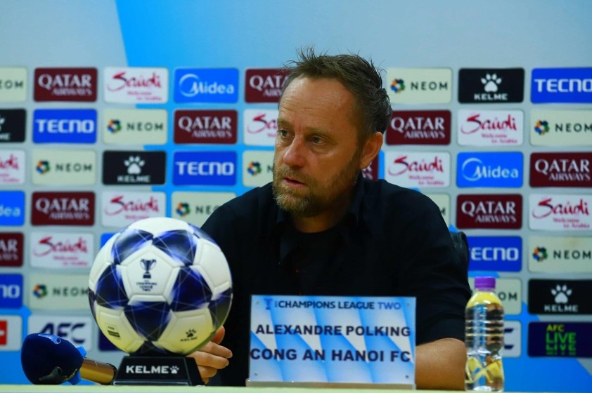 HLV Polking chỉ ra nguyên nhân khiến CAHN đánh rơi chiến thắng trước Macarthur