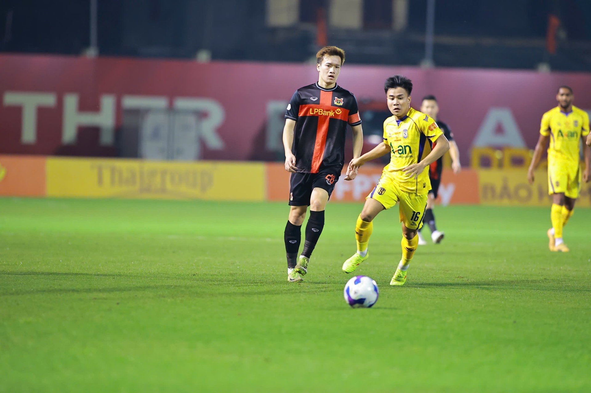 Hoàng Đức chỉ thẳng hạn chế của Ninh Bình sau trận thắng nhọc Sông Lam Nghệ An