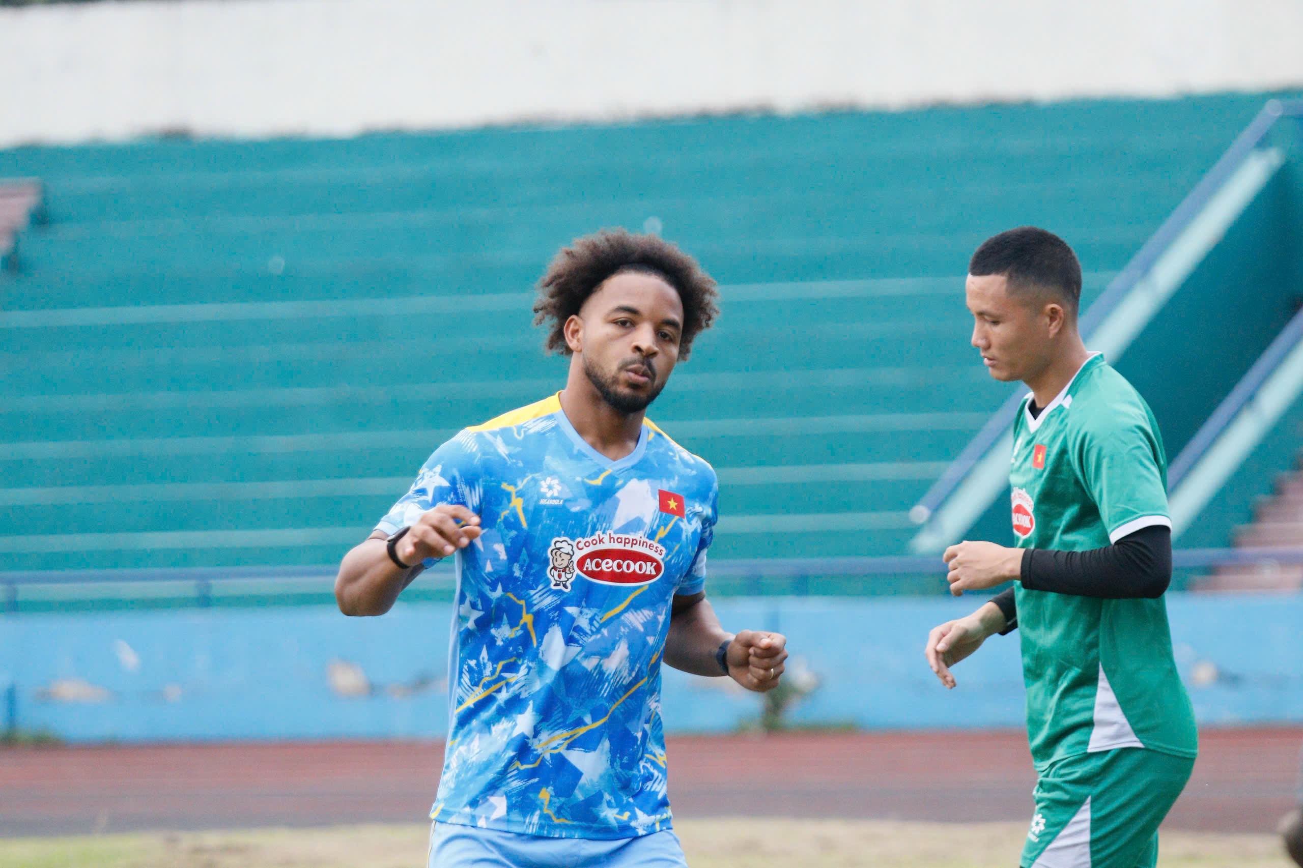 Cao Pendant Quang Vinh vắng mặt, Xuân Son nói lời đặc biệt trong buổi tập đầu tiên của tuyển Việt Nam