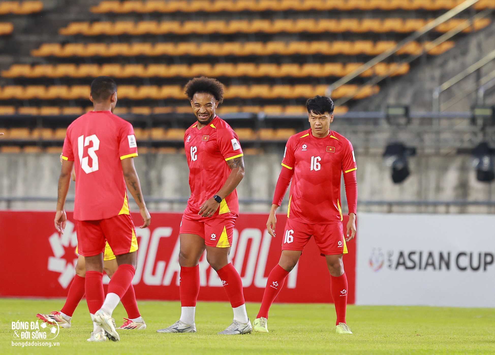 Thầy trò HLV Kim Sang Sik hoàn tất chiến thuật, sẵn sàng đối đầu tuyển Lào