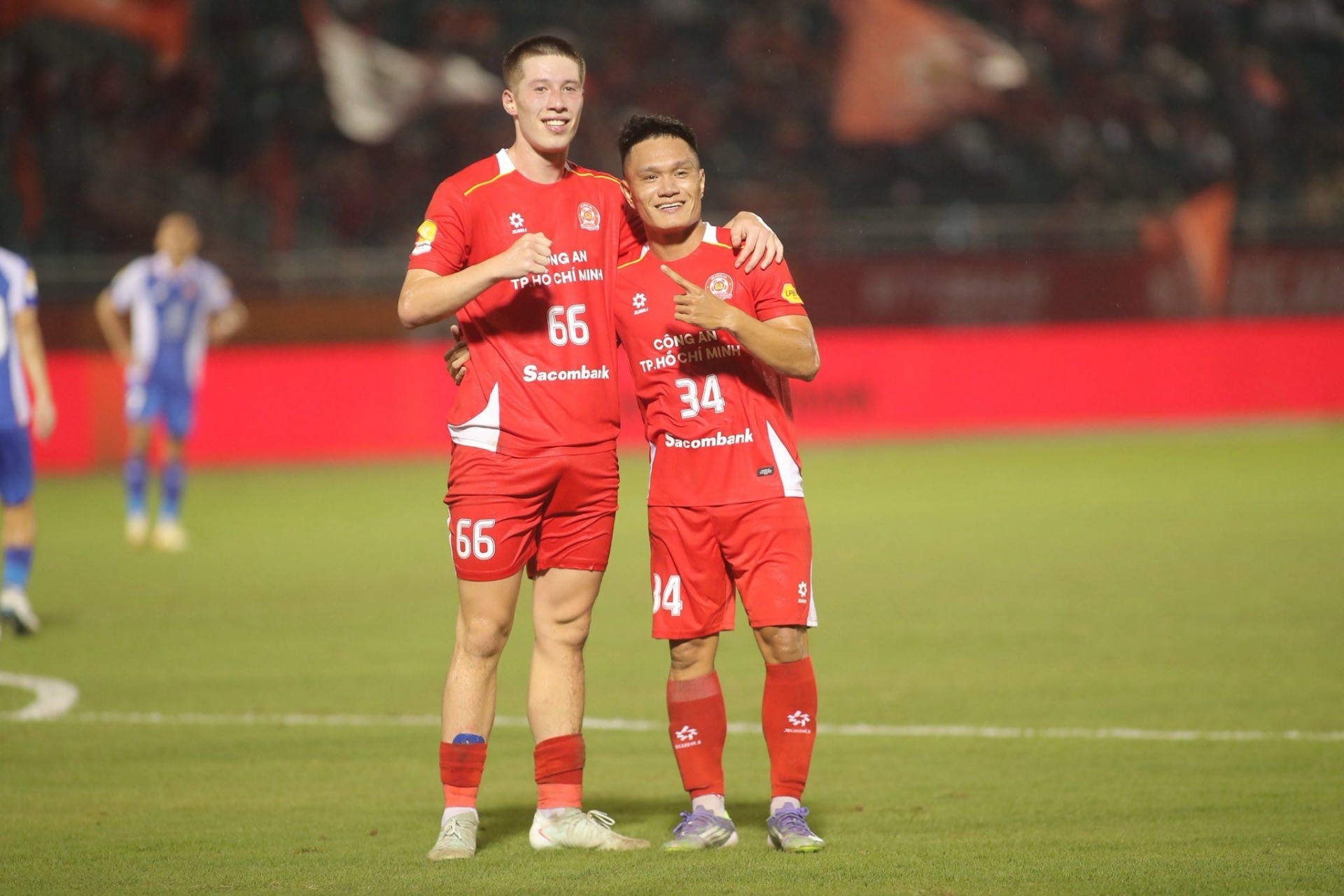 Tiền đạo Việt kiều Anh chính thức đi vào lịch sử bóng đá Việt Nam