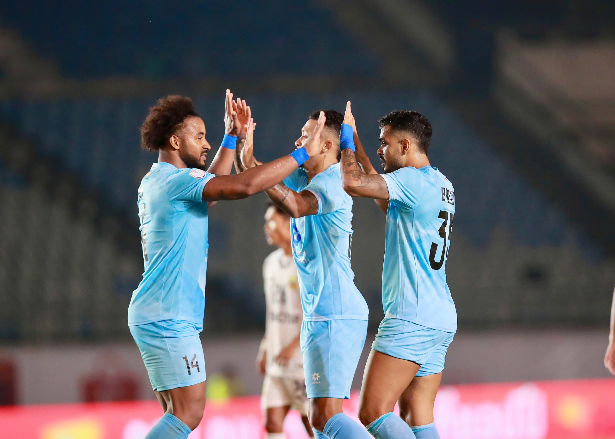 Tiền đạo Xuân Son thăng hoa, Nam Định thắng đậm tại giải Đông Nam Á