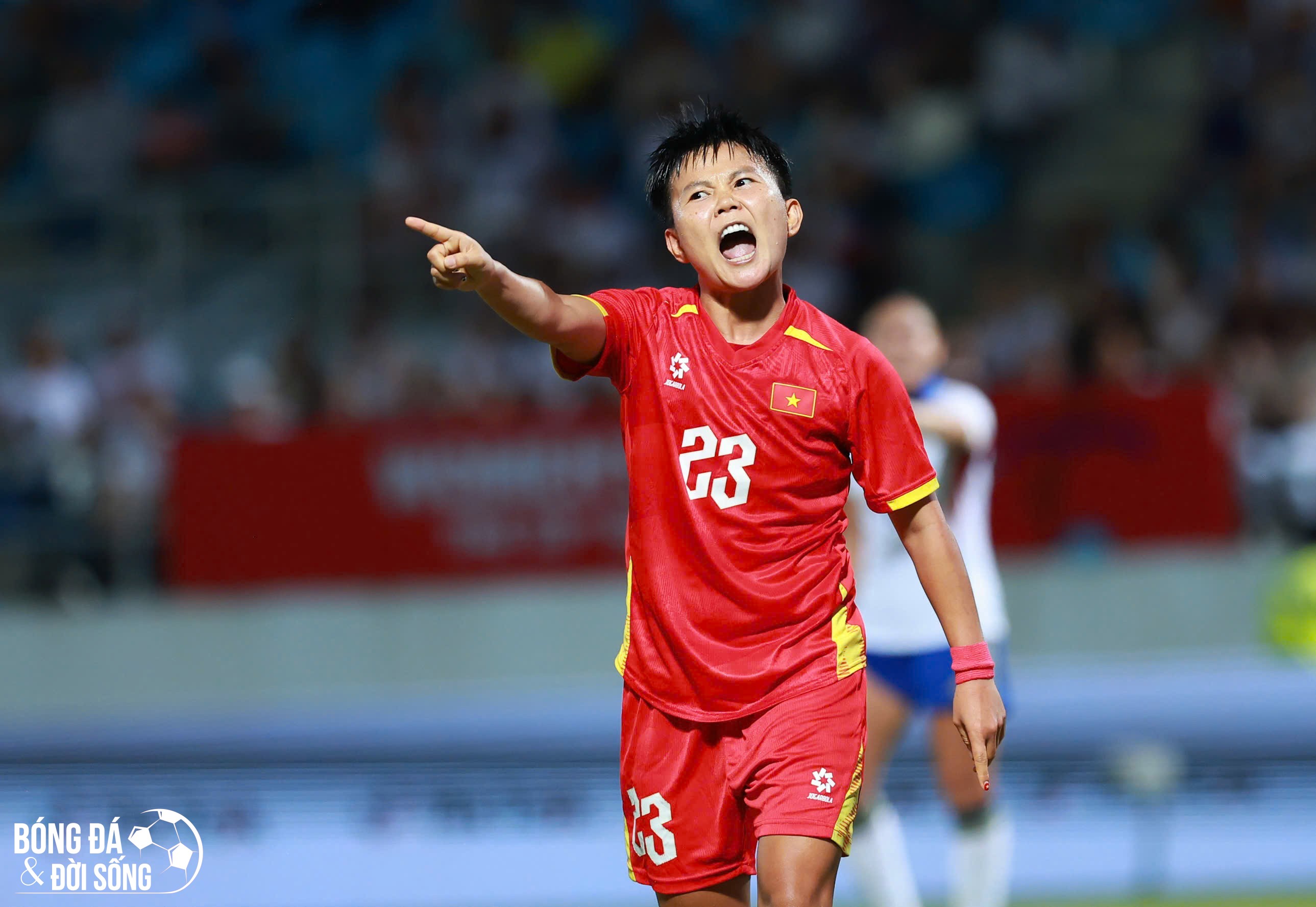 Trọng tài tước bàn thắng của tuyển nữ Việt Nam 1 cách trắng trợn