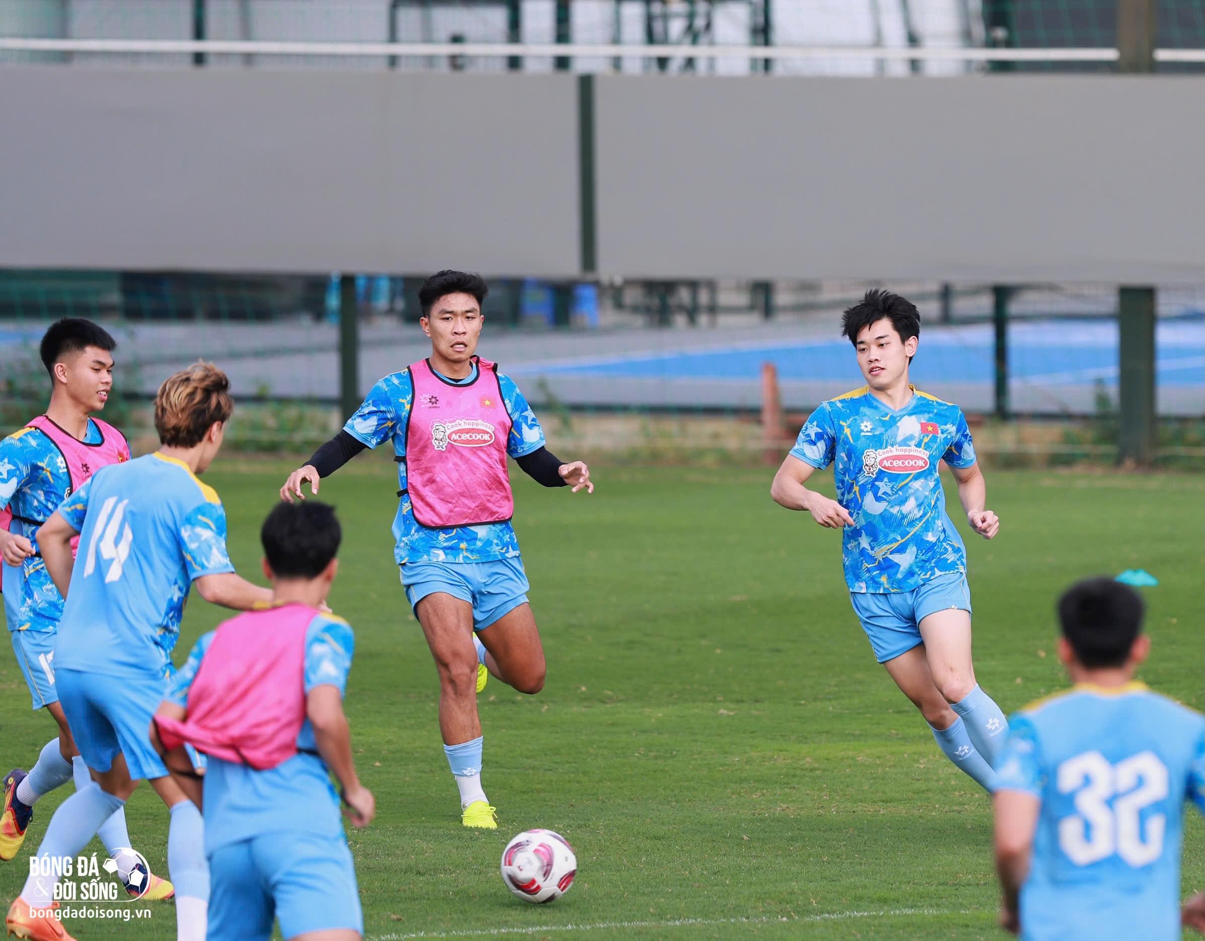 U23 Việt Nam đội nắng gắt tập luyện, hướng tới VCK U23 châu Á 2026