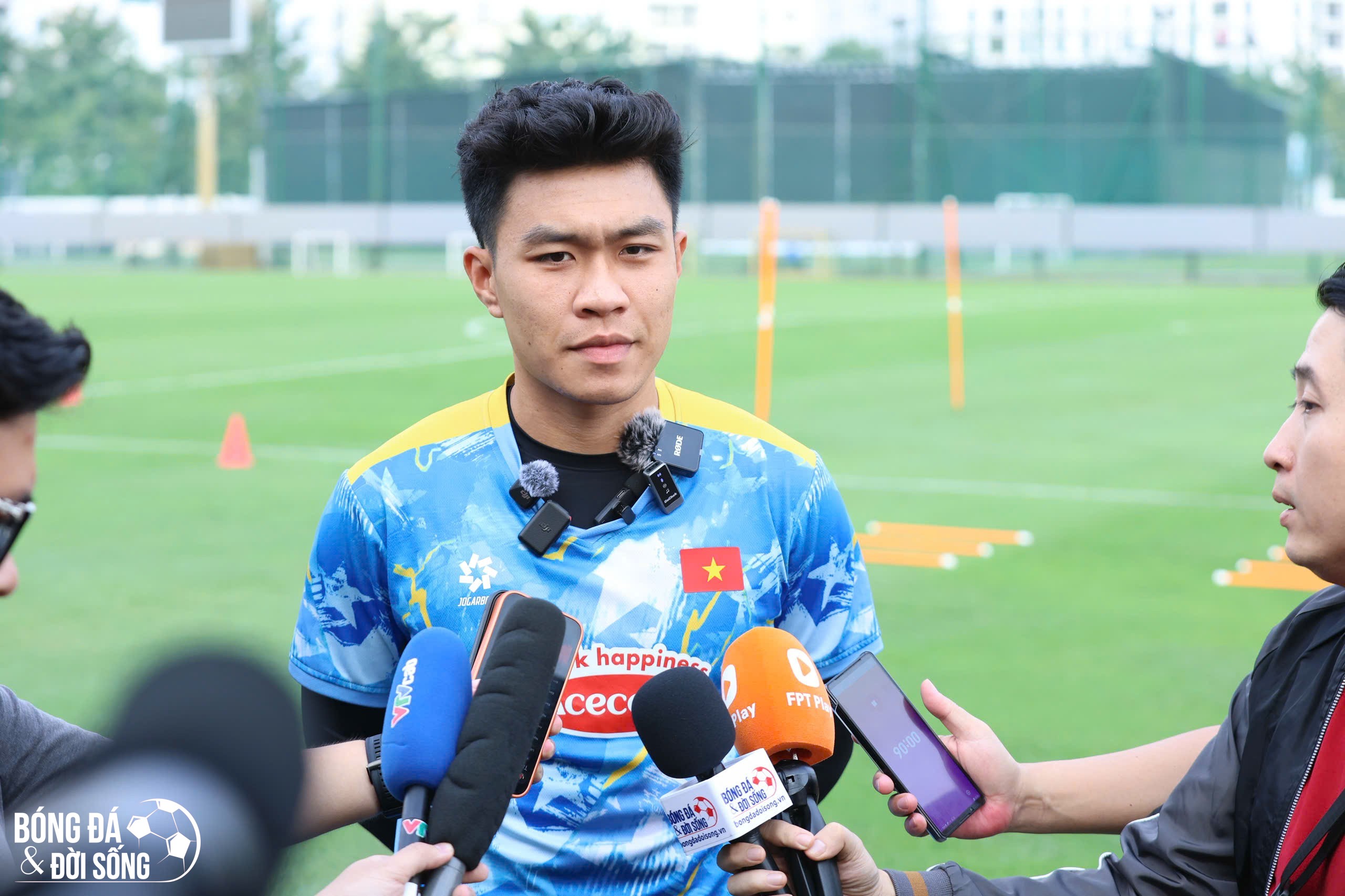 Trung vệ Lý Đức hy vọng Đình Bắc sẽ giành Quả bóng Vàng Việt Nam 2025