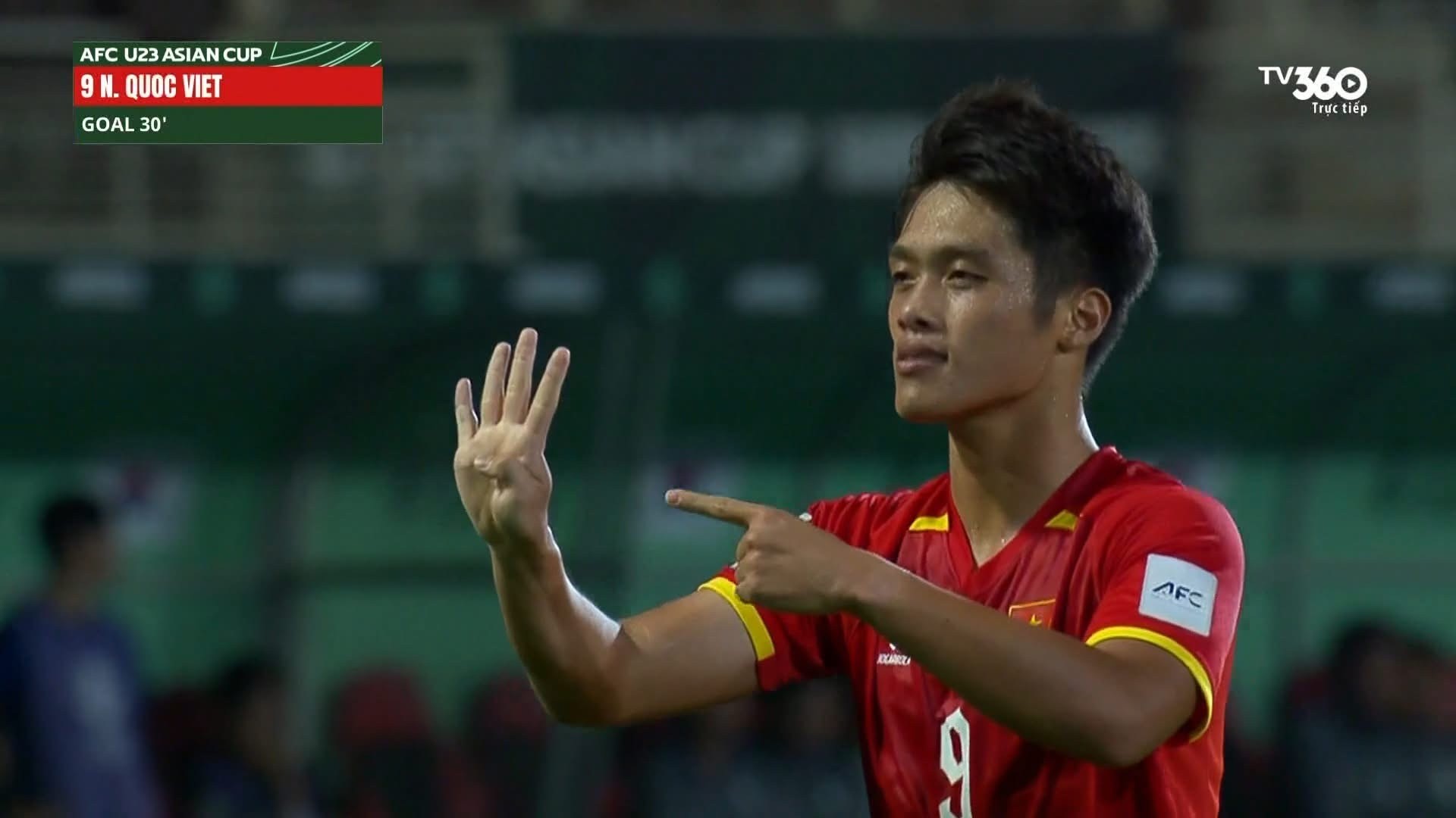 Tiền đạo Quốc Việt có hành động đầy ý nghĩa sau khi ghi bàn vào lưới U23 Hàn Quốc