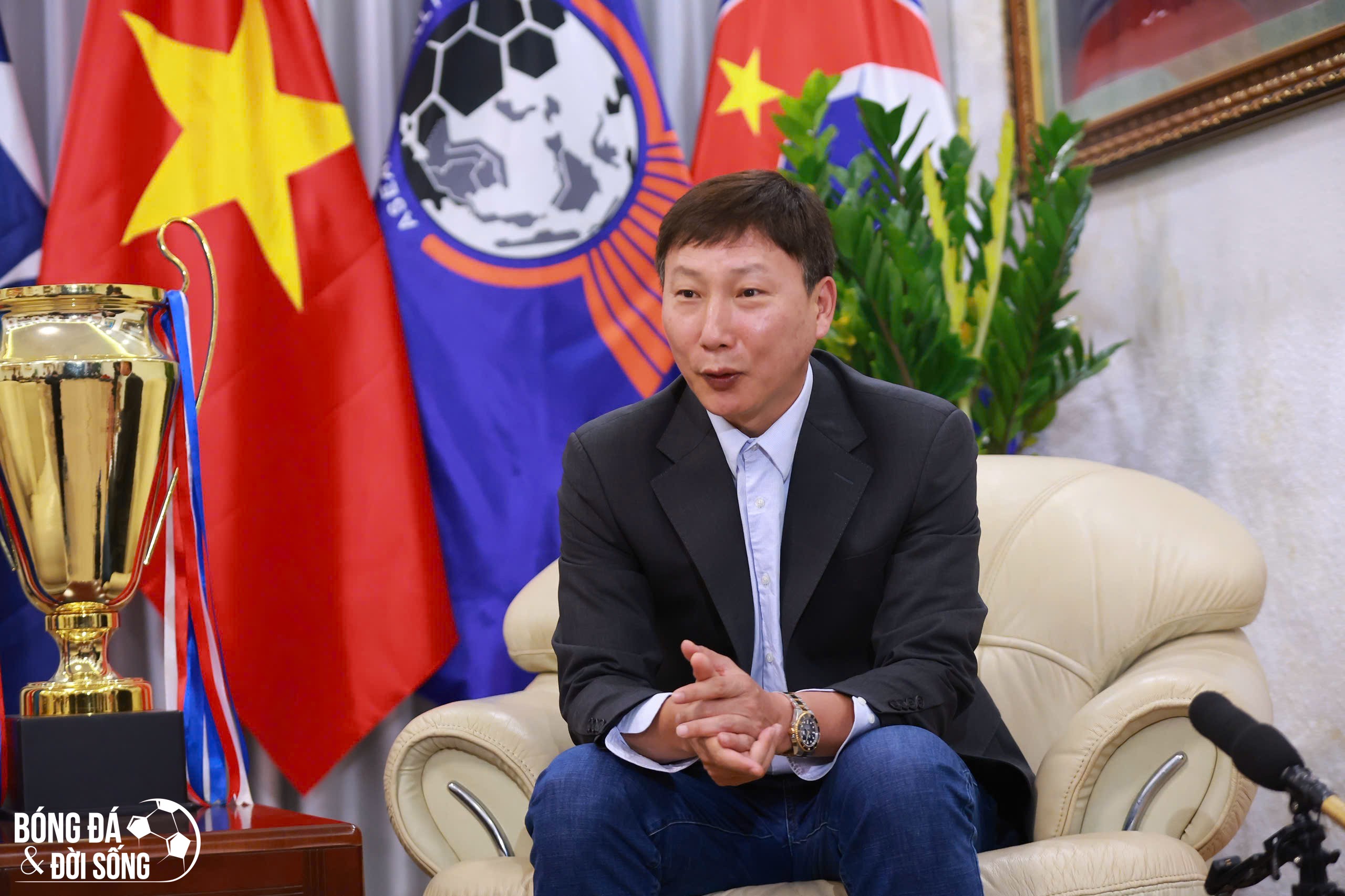 HLV Kim Sang Sik nói về cảm xúc đặc biệt khi đối đầu U23 Hàn Quốc