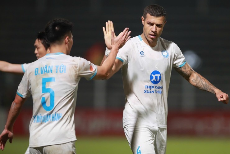 Kết quả V-League: Thua sát nút CLB Nam Định, PVF-CAND rơi xuống đáy BXH