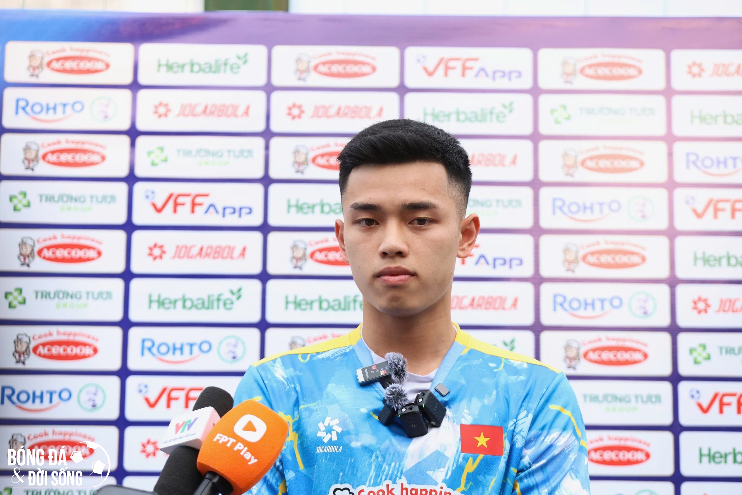 Trung vệ U23 Việt Nam tiết lộ điều bất ngờ về Việt kiều Crotia