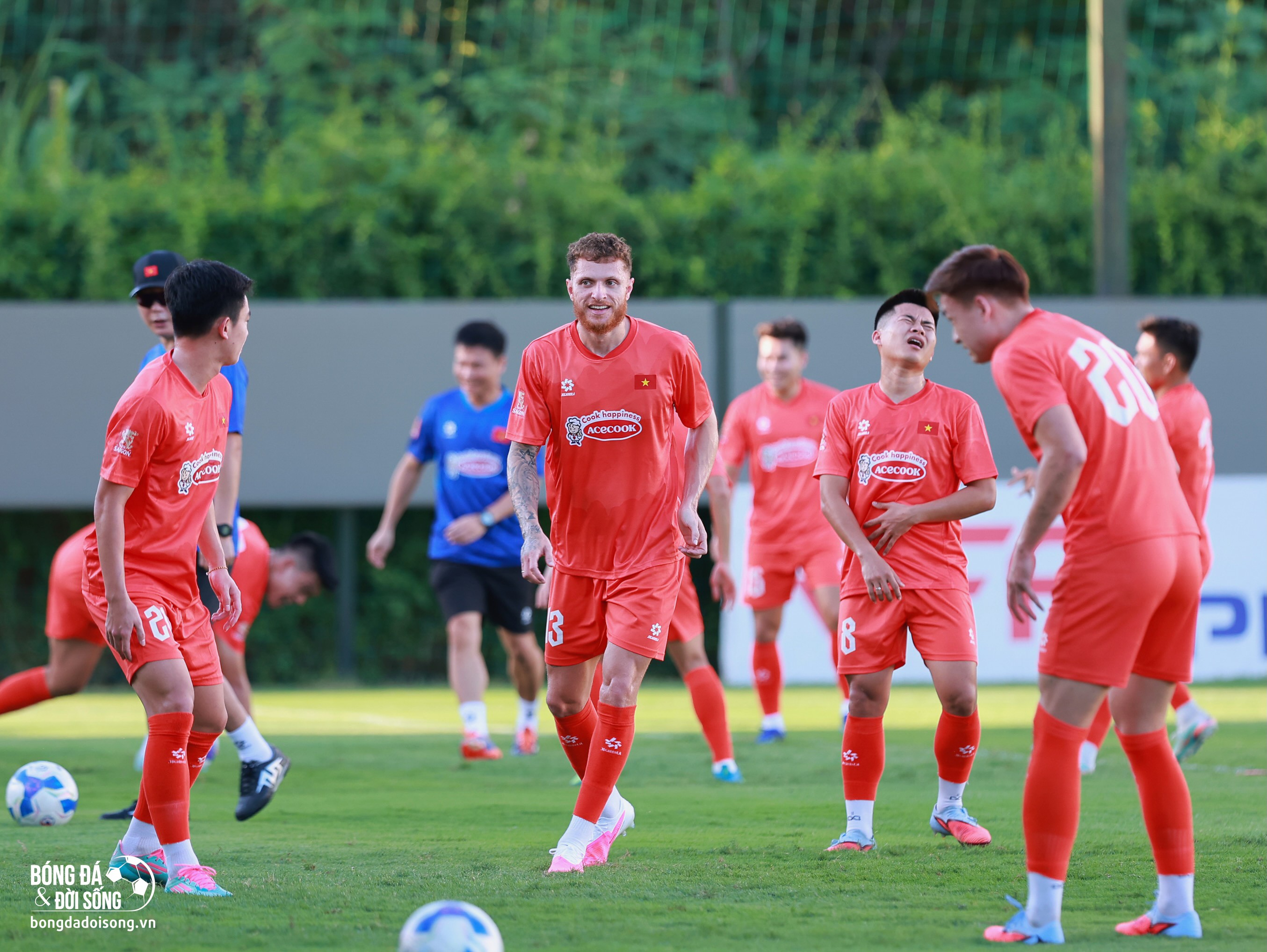 Dàn tân binh hòa nhập nhanh trong ngày đầu tập trung tuyển Việt Nam