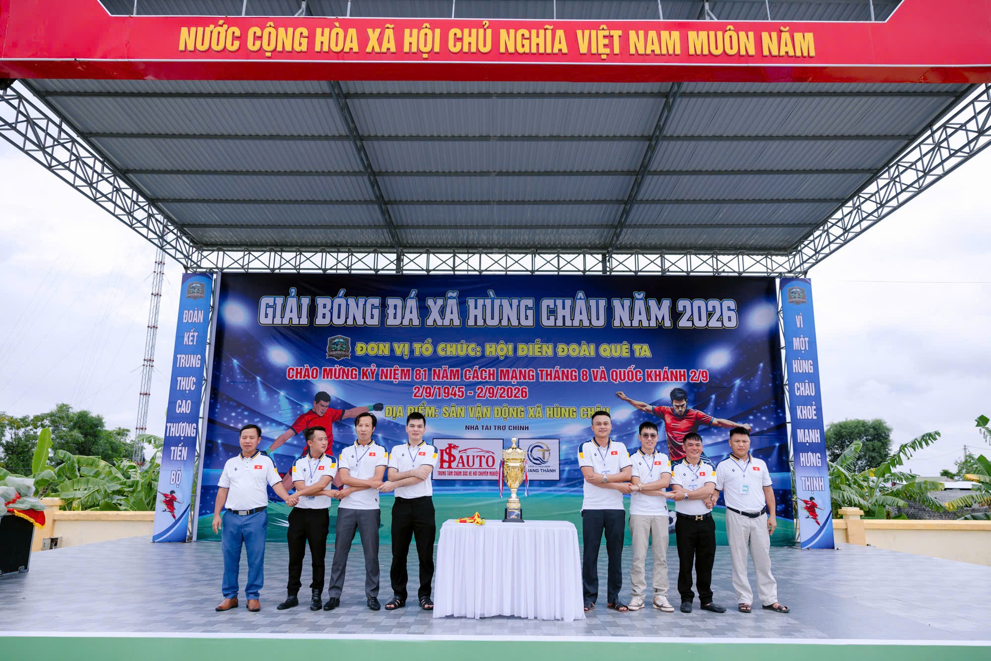 Xã Hùng Châu tưng bừng khai mạc giải bóng đá truyền thống lần thứ VI