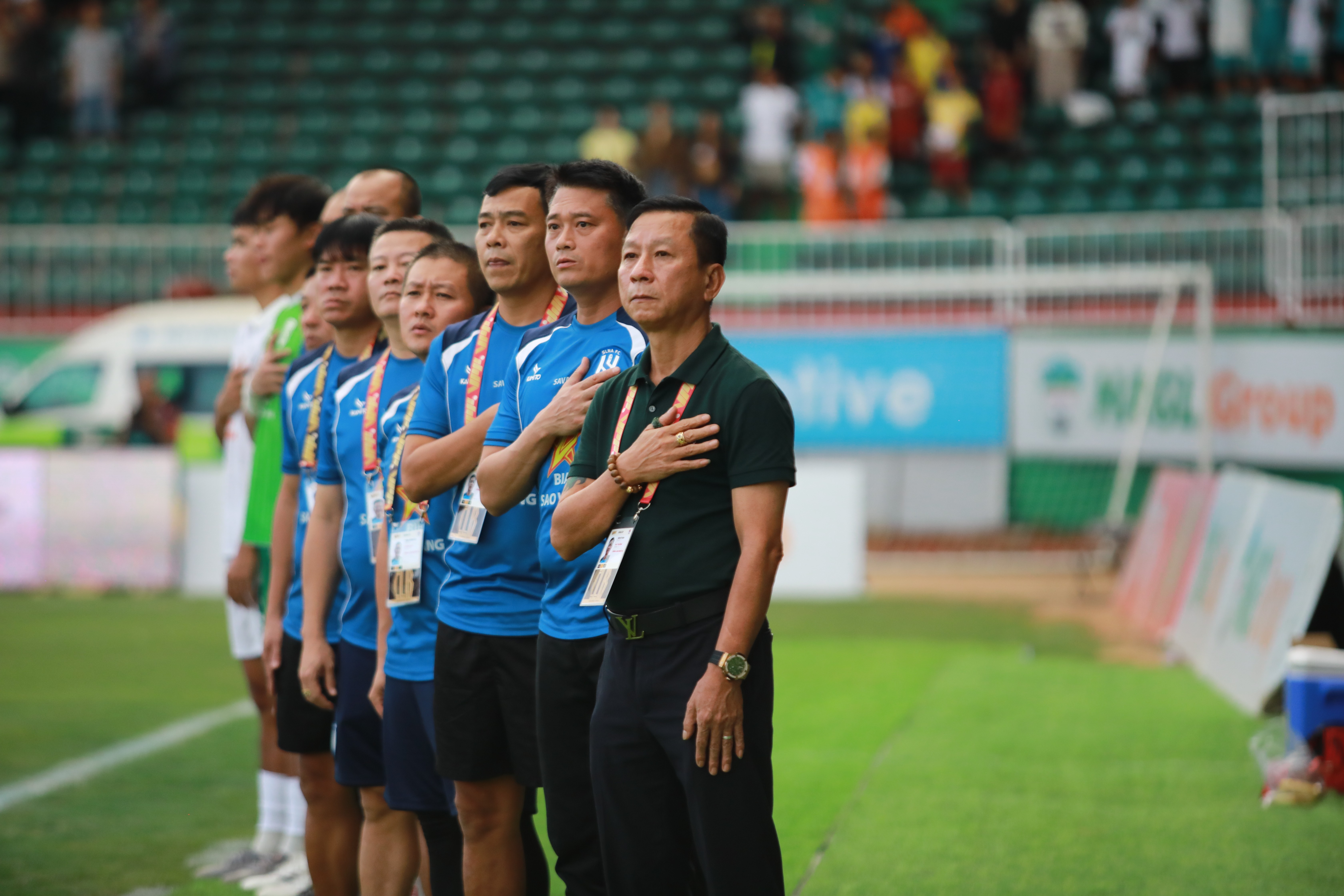HLV Văn Sỹ Sơn tiết lộ điều đặc biệt sau chiến thắng đưa SLNA lên đỉnh V.League