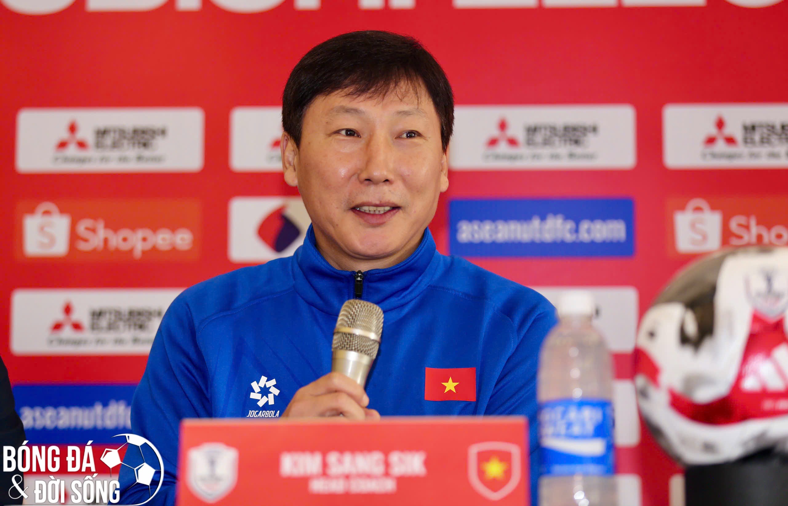 HLV Kim Sang-sik: “Đội tuyển Việt Nam lẽ ra đã thắng 2 bàn cách biệt”