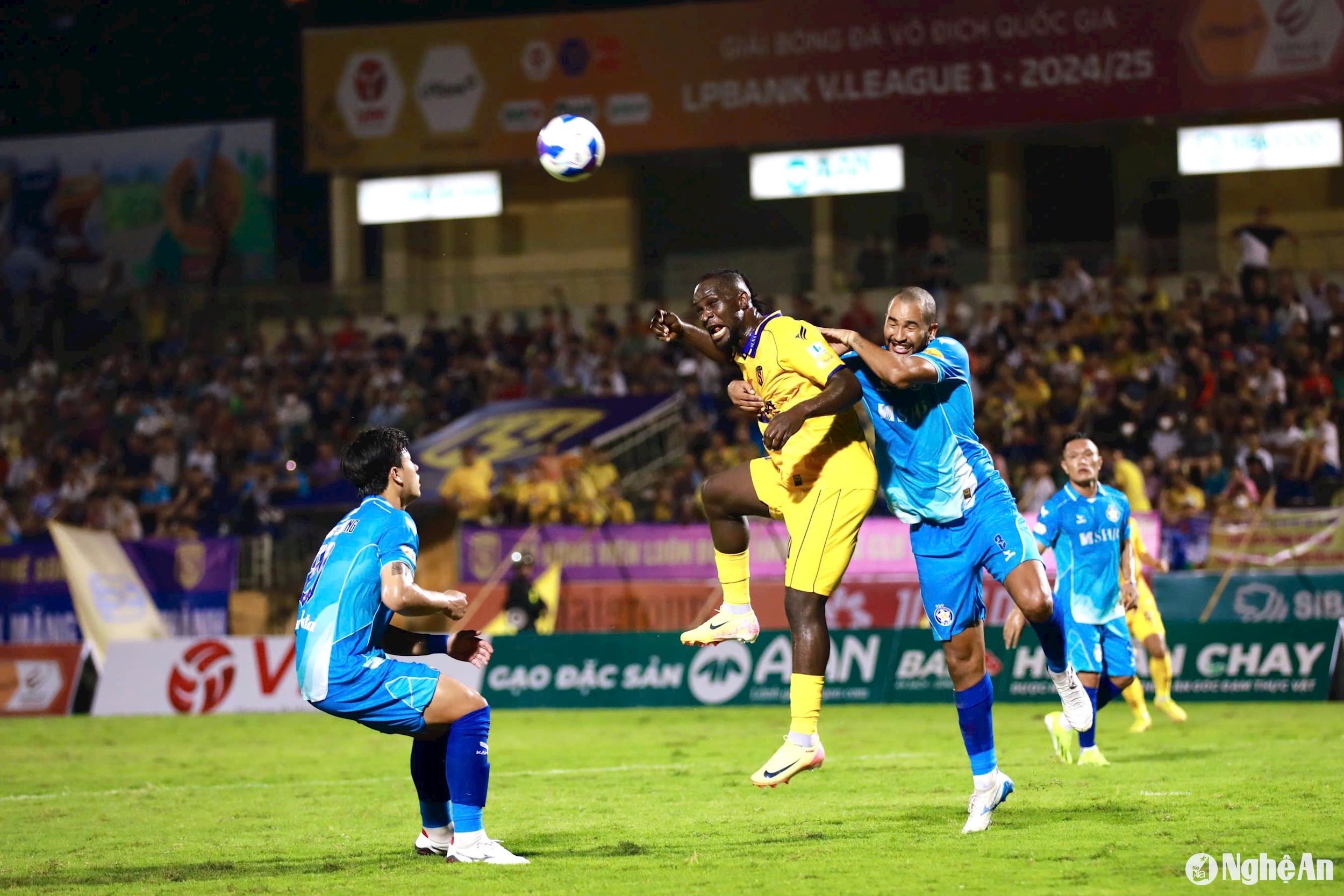 Nhận định Sông Lam Nghệ An đấu với Đà Nẵng, 18h ngày 11/1: Khó cho đội khách