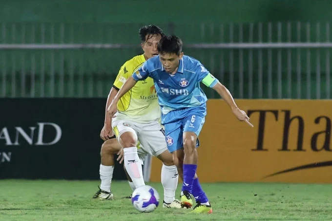 Thủ thành Bùi Tiến Dũng chơi xuất sắc, Đà Nẵng có chiến thắng đầu tiên tại V-League 2024/25
