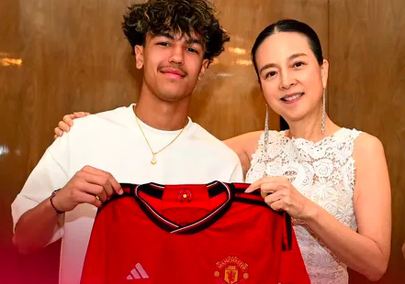 Sao trẻ Manchester United gia nhập tuyển Thái Lan