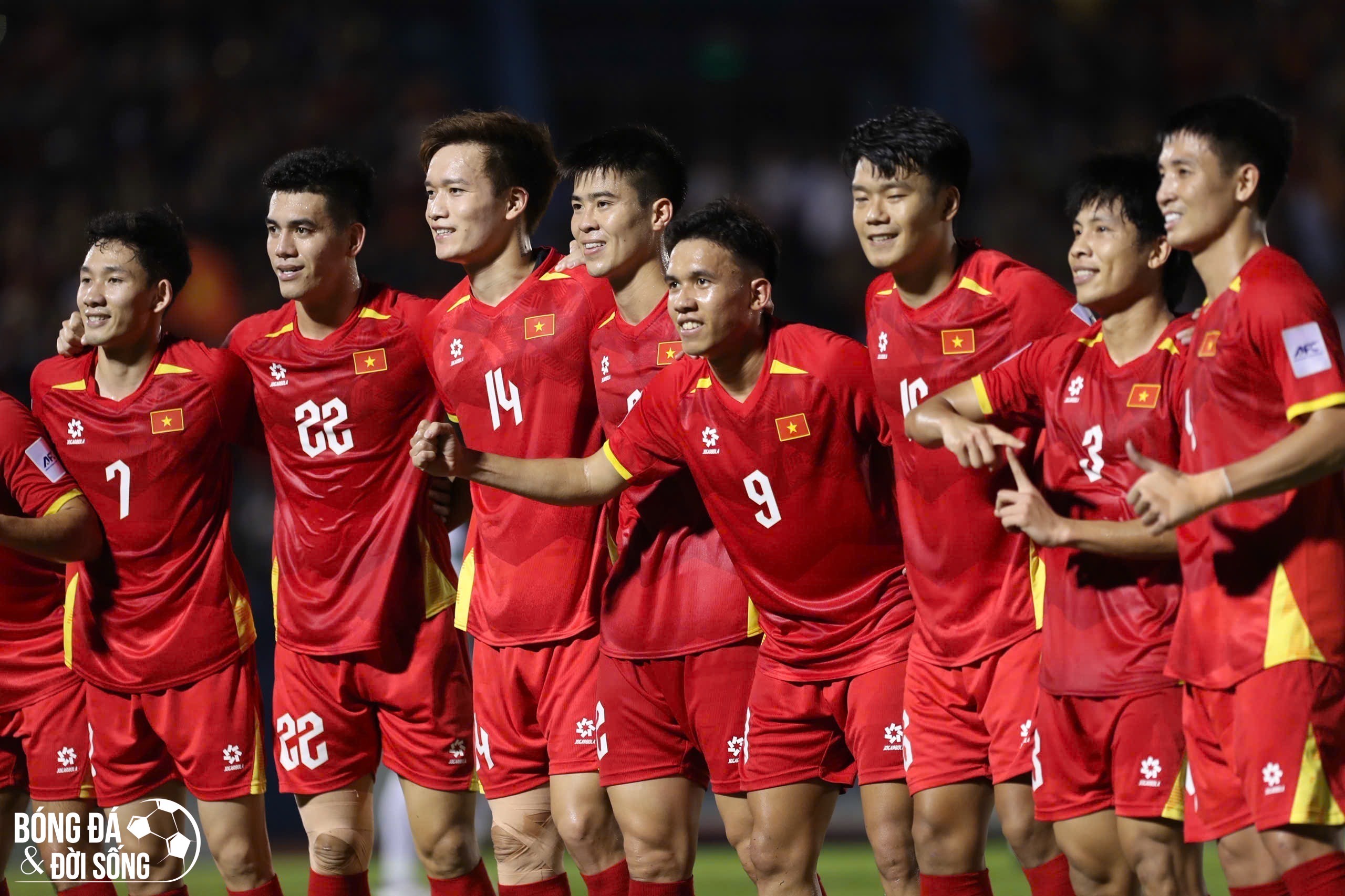 ĐT Việt Nam thăng tiến trên BXH FIFA, áp sát top 100