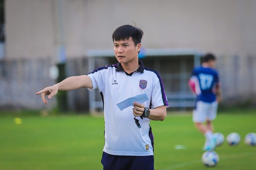 HLV CLB Bình Dương từ chức sau chuỗi trận bết bát