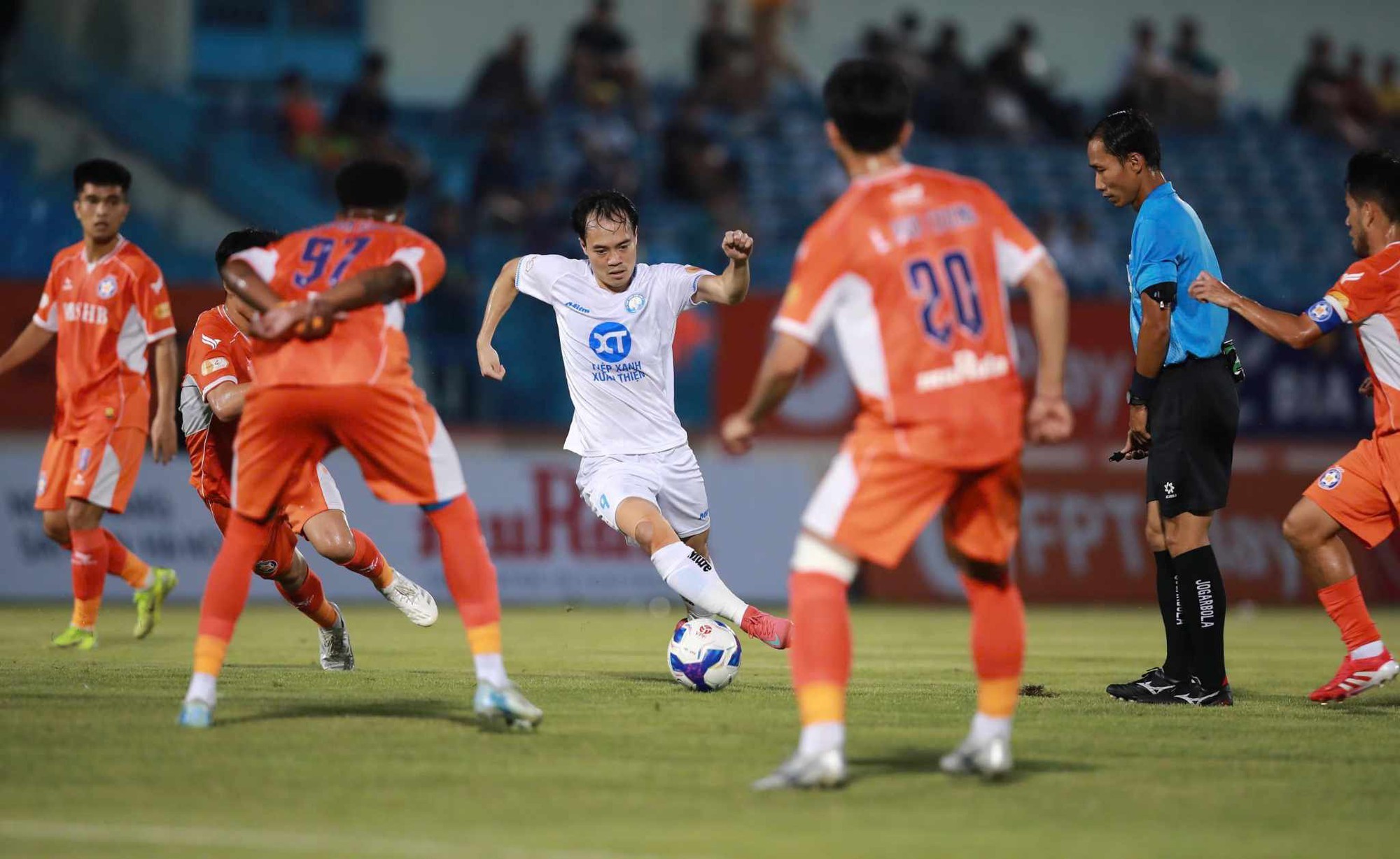 Tiền đạo Văn Toàn: "Nam Định hoà Đà Nẵng không khác gì một trận thua"