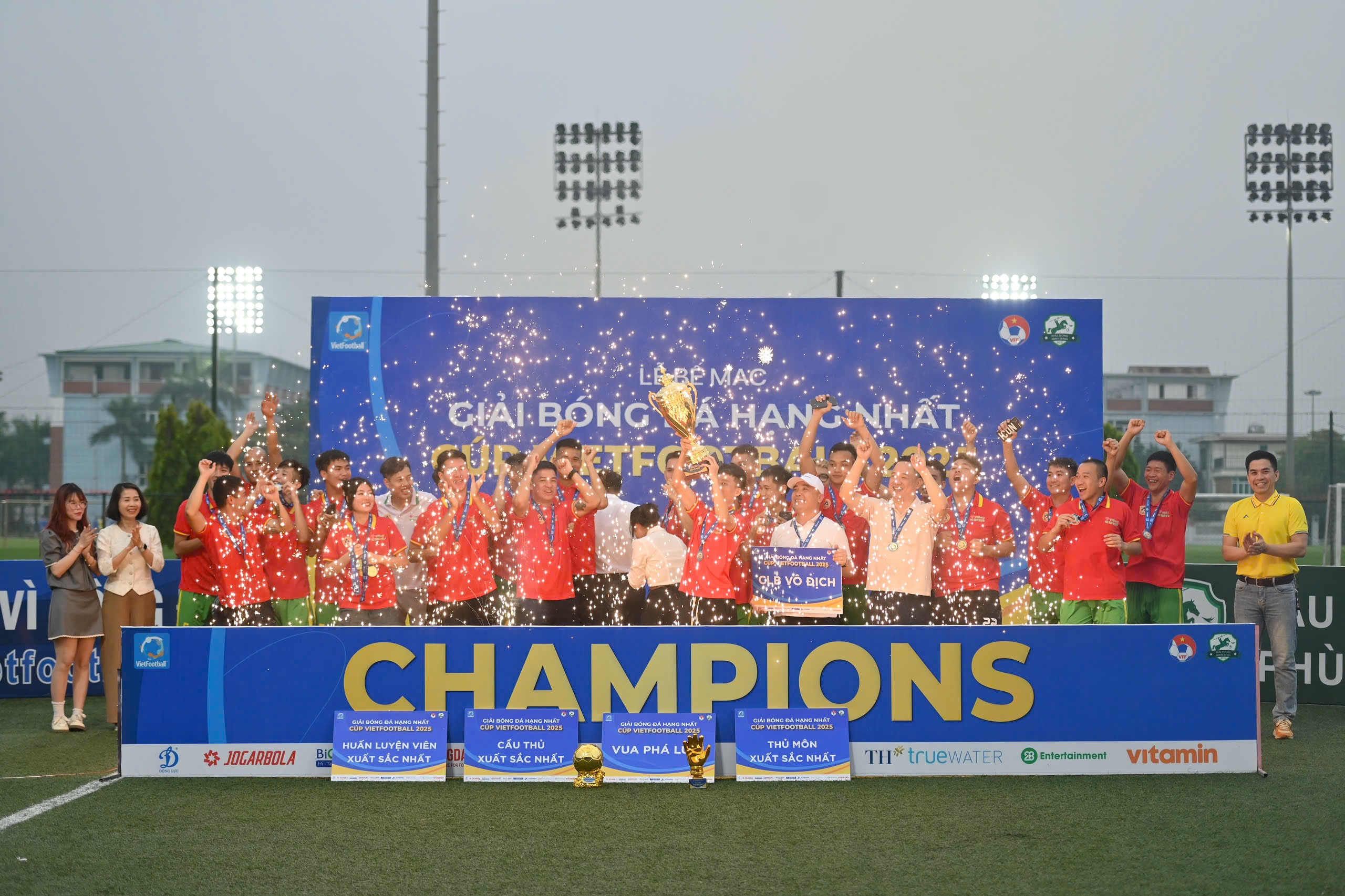 Thắng kịch tính Vinataba, Đại Nam lên ngôi vô địch HL1-S9