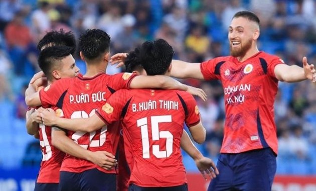 Kết quả V-League: Pendant Quang Vinh tỏa sáng, Công an Hà Nội thắng đậm Quảng Nam