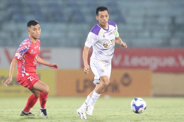 Kết quả V-League: Văn Quyết toả sáng, CLB Hà Nội thắng đậm CLB TP.HCM