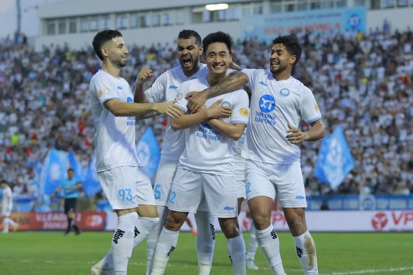 CLB Nam Định đón tin vui trước trận quyết định ngôi vương