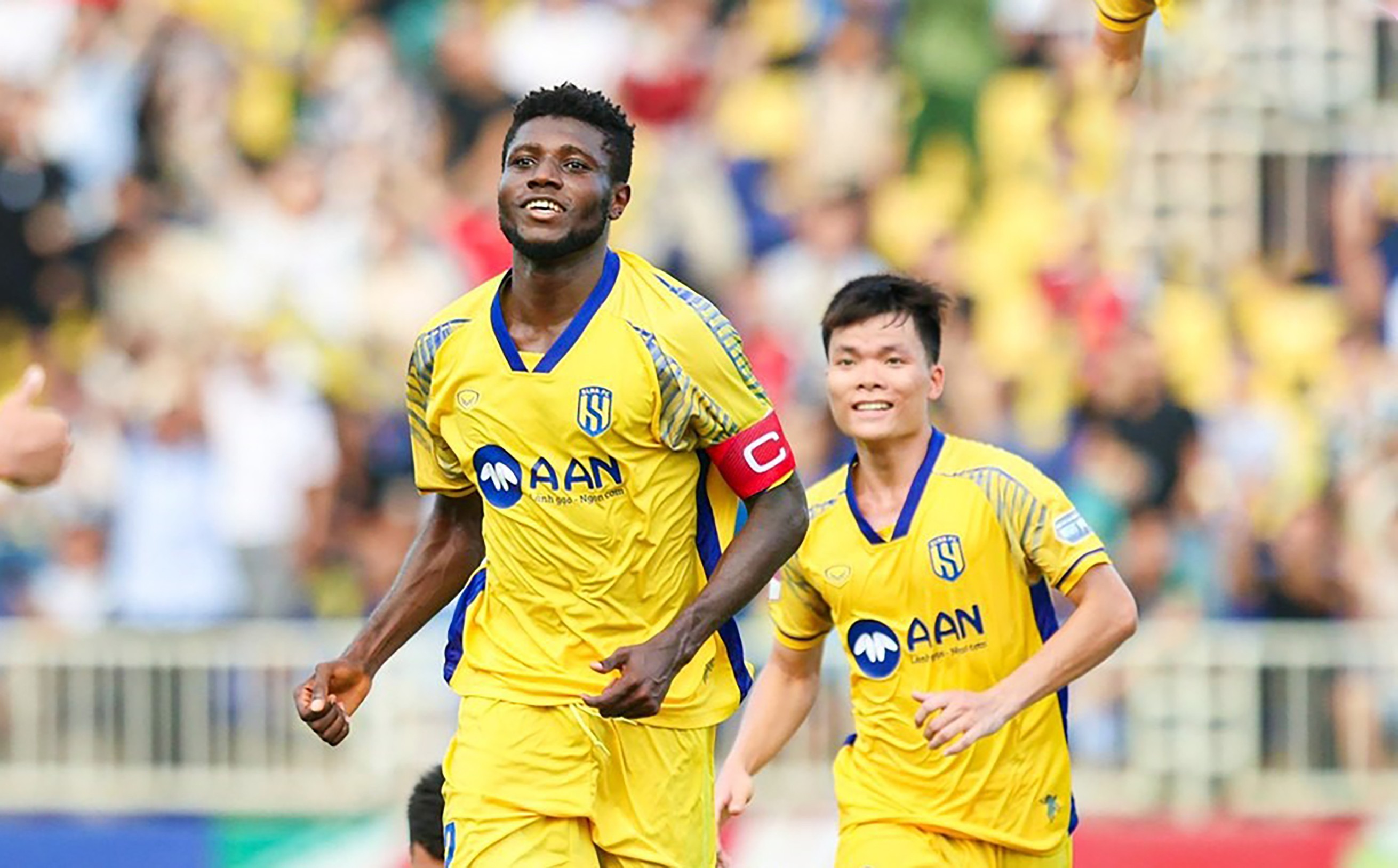 Vòng 25 V-League: Loạt trụ cột vắng mặt vì treo giò