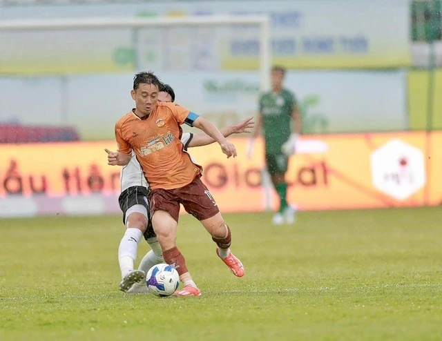 Minh Vương nghẹn ngào chia tay HAGL sau gần 2 thập kỷ gắn bó