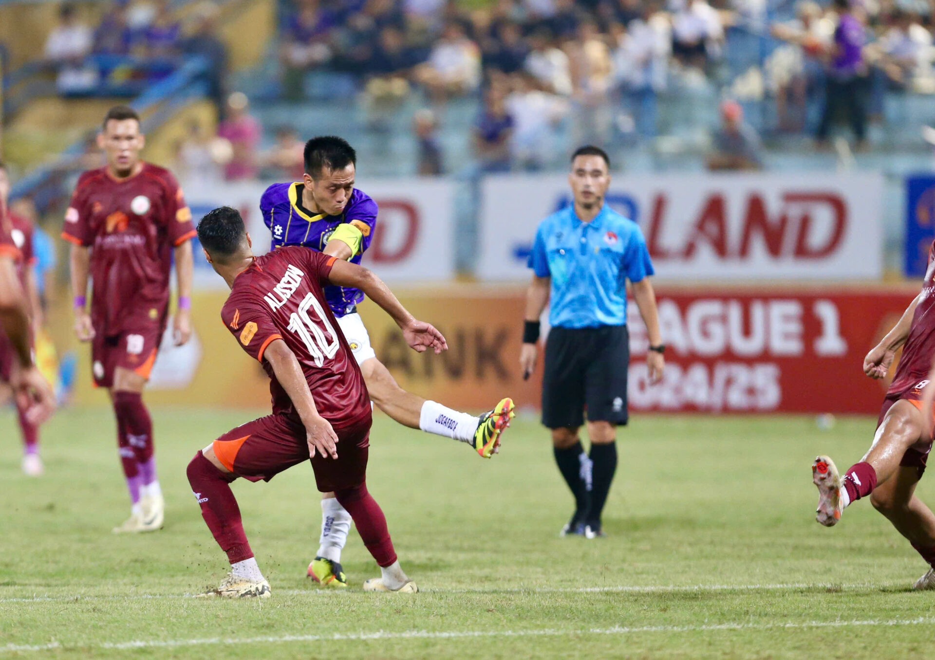 V-League 2024/25 khép lại với nỗi buồn đất Võ, Đà Nẵng giành vé vớt