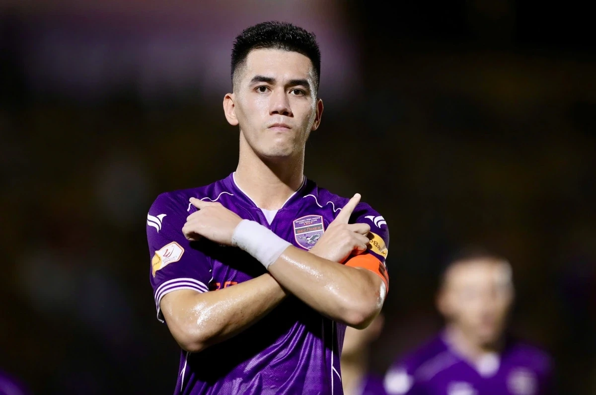 Tiến Linh giành danh hiệu Vua phá lưới V-League 2024/25