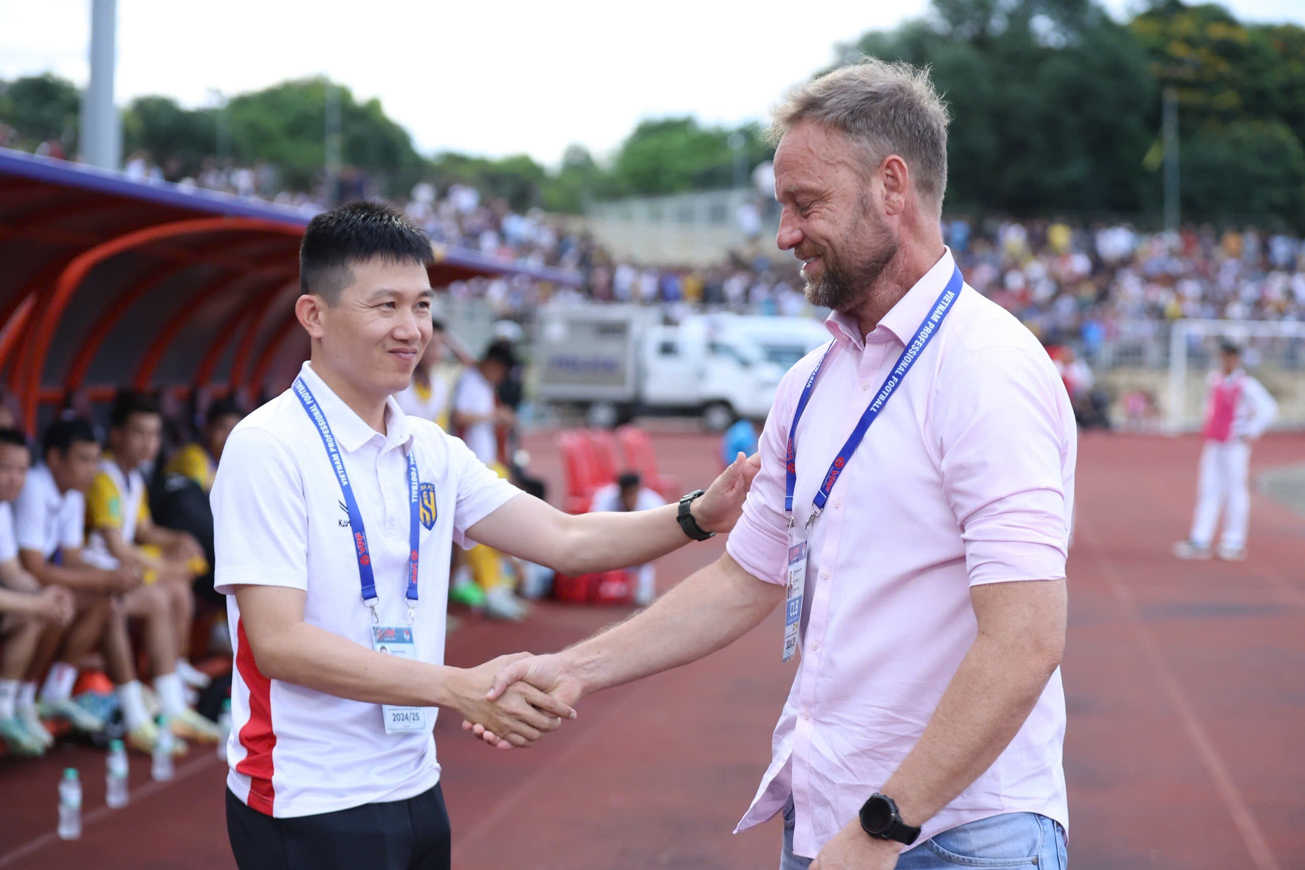 HLV Phan Như Thuật tạm xa Sông Lam Nghệ An sau mùa giải 2024/25