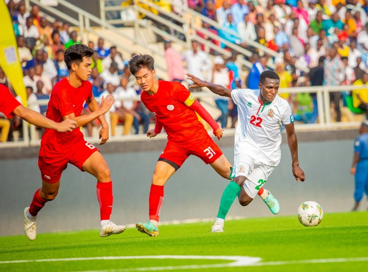 Đội bóng Việt Nam "vỡ trận" trên đất Châu Phi
