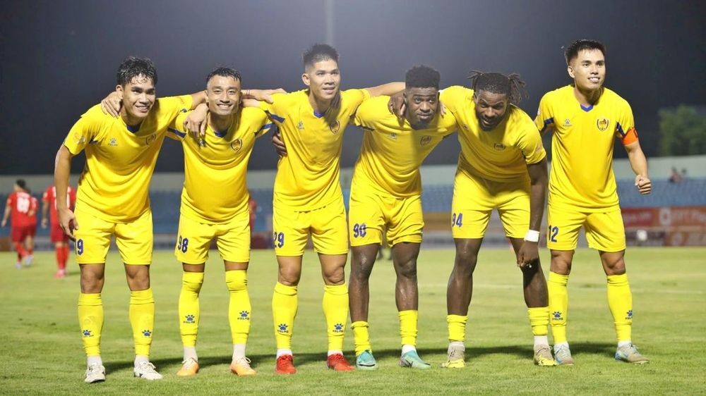 CLB Quảng Nam phủ nhận tin đồn "chuyển khẩu"