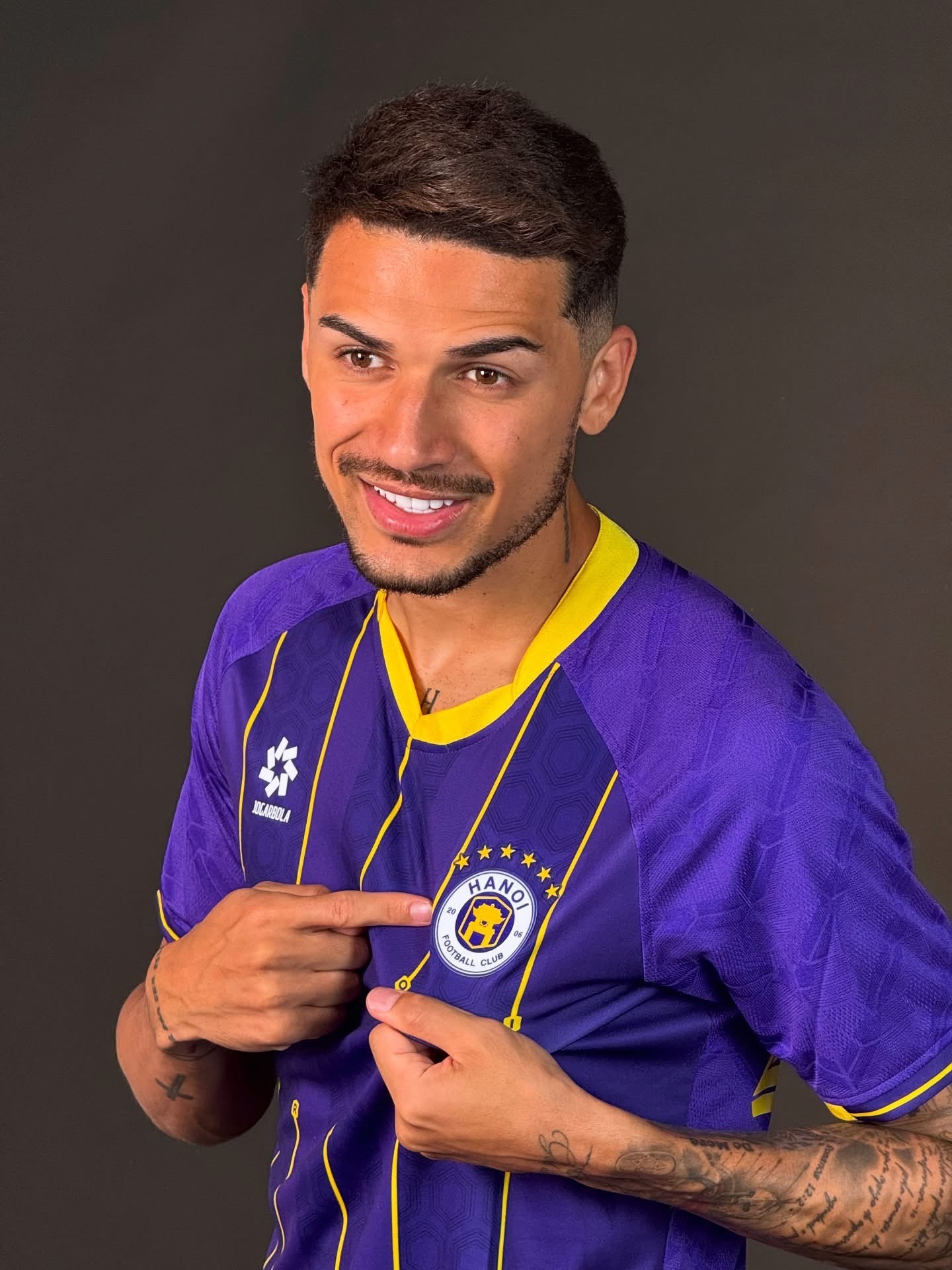 Tiền vệ Hendrio: “Tôi đang nhập tịch để gắn bó lâu dài với bóng đá Việt Nam”